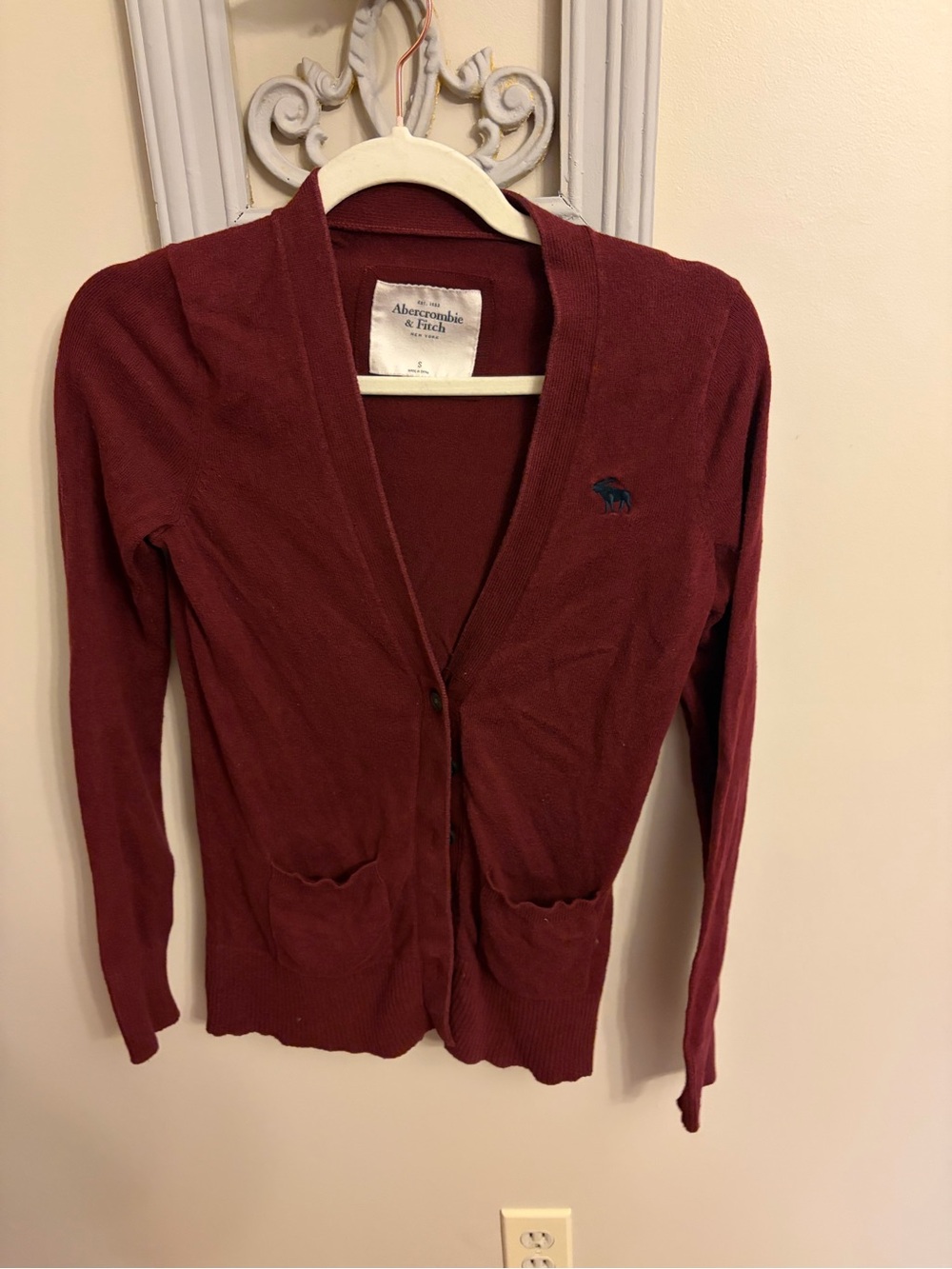 Abercrombie & Fitch Women's Maroon Button-Up Cardigan Sweater